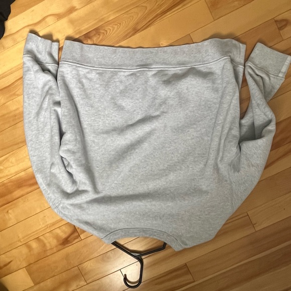 adidas crewneck - Picture 3 of 3